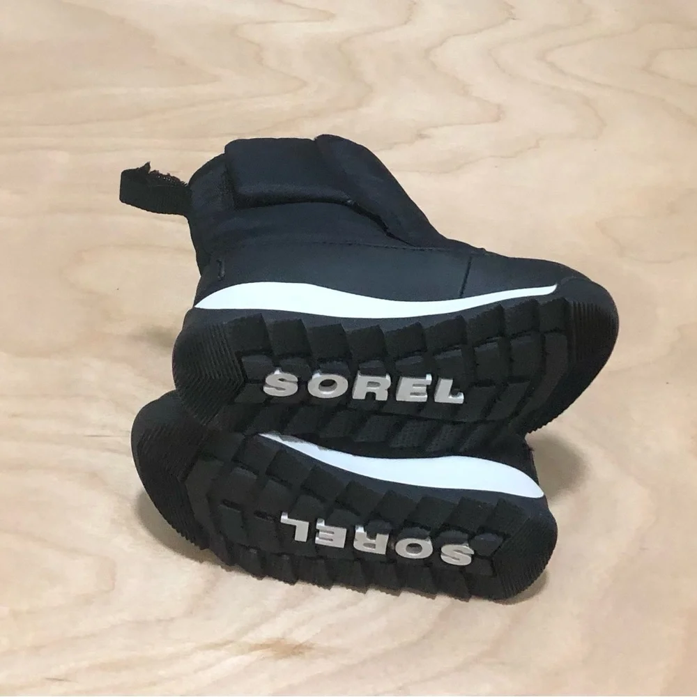 Sorel Kids Black Insulated Snow Boots Waterproof Size 8.